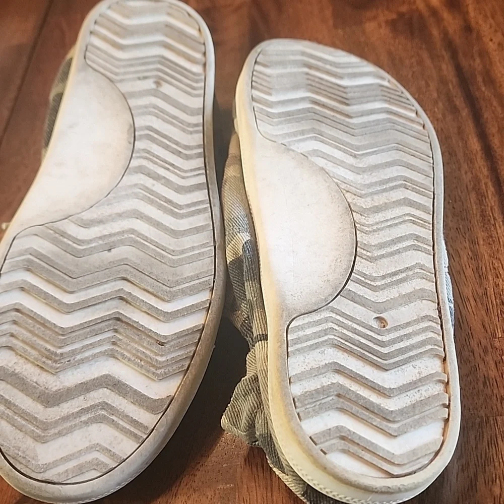 Torrid Camoflauge Slip On Tennis Shoes 10WW